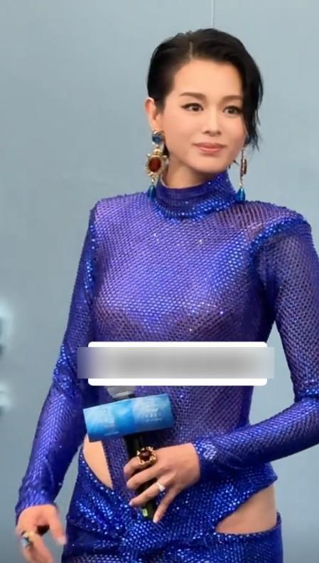 刘嘉玲脸垮了舒淇又嫩了胡杏儿赢麻OG网站澳门水舞间镜头好真实：(图7)