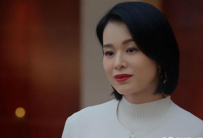 刘嘉玲脸垮了舒淇又嫩了胡杏儿赢麻OG网站澳门水舞间镜头好真实：(图13)