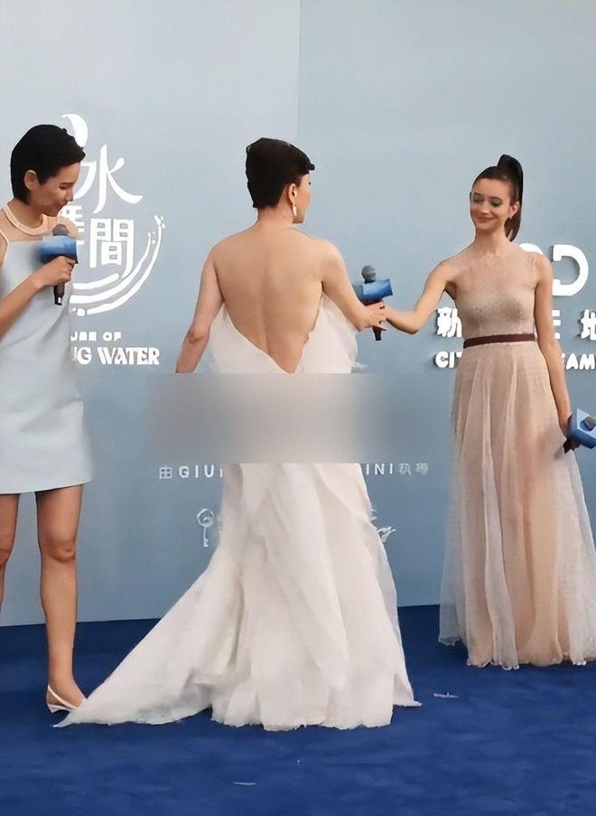 刘嘉玲脸垮了舒淇又嫩了胡杏儿赢麻OG网站澳门水舞间镜头好真实：(图20)